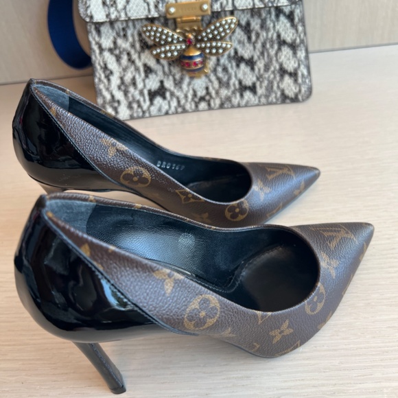 Brand new authentic Louis Vuitton Cherie pumps heels - Picture 5 of 5